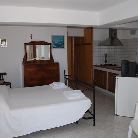 Case Vacanze La Cernia Bruna Isola di Ustica Exterior foto