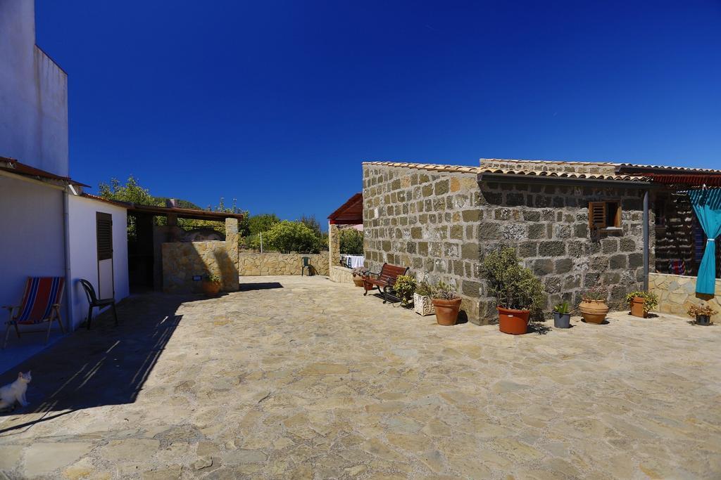 Case Vacanze La Cernia Bruna Isola di Ustica Exterior foto